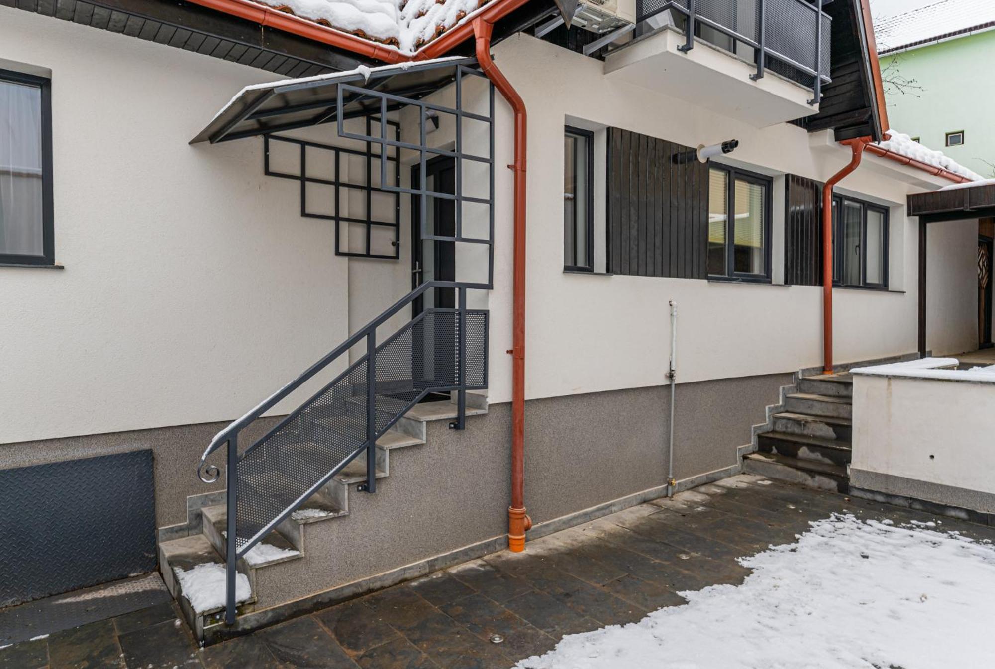 Sun Villas Accommodation Braşov Exterior foto